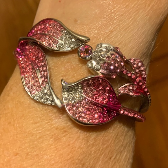 Pink & white crystal bracelet, Calla Lily design - Picture 3 of 3